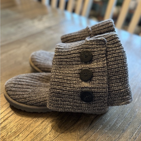 UGG Cozy Gray Knit Boots - Picture 7 of 8